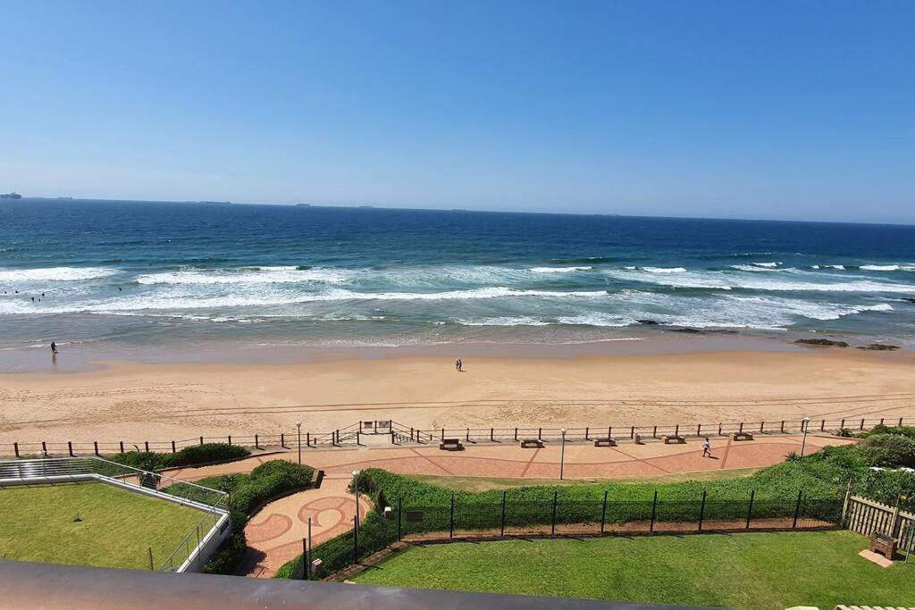 22 Bronze Beach 2 Bedroom Beach Front View Apartment Durban Kültér fotó